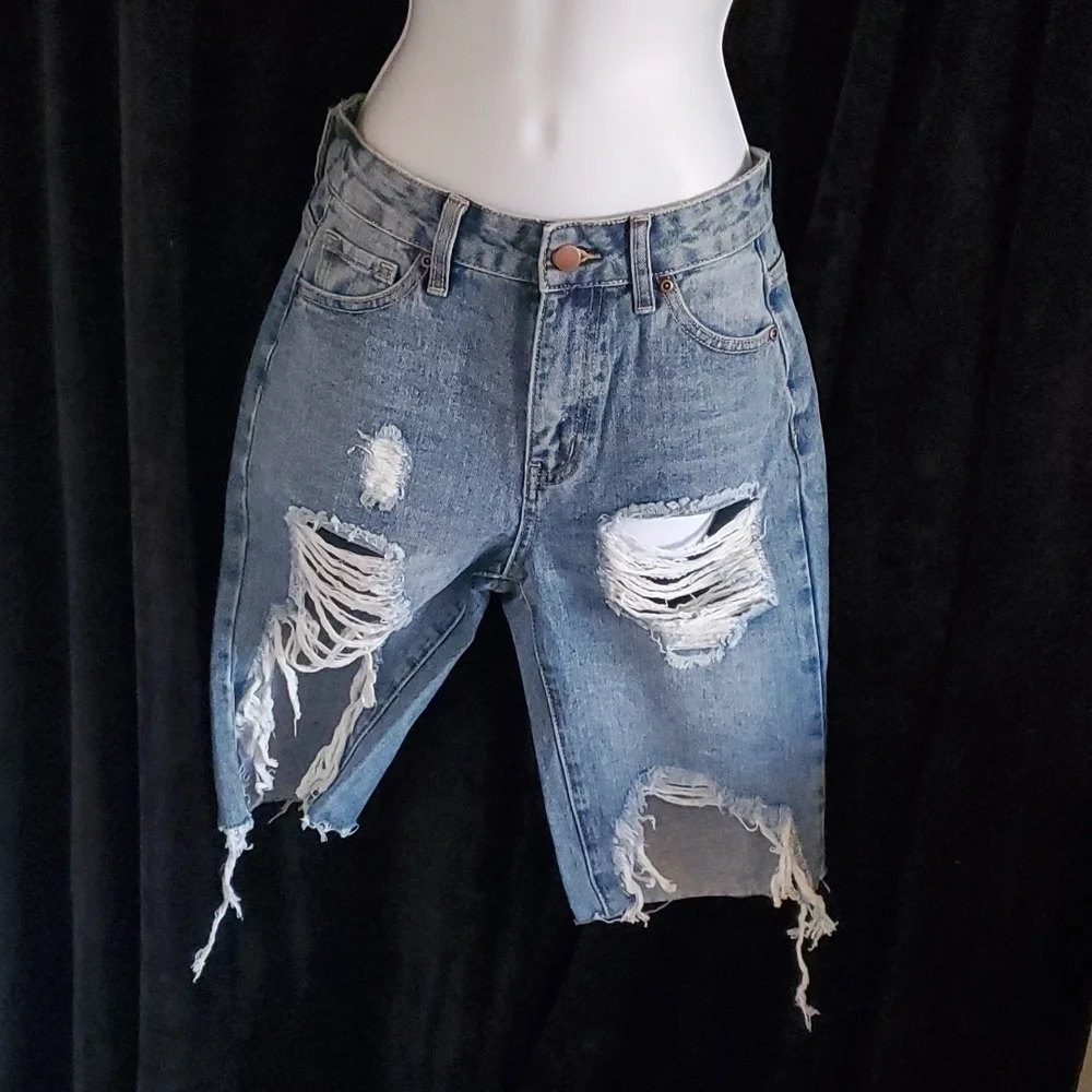 New Fashion Nova's Ayesha Longline Distressed Denim Shorts Women's Size 1 Small